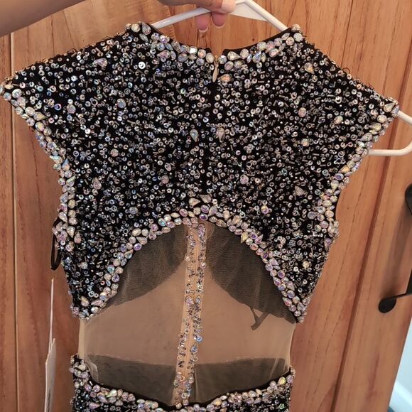 NWT Jovani Sleeveless Short Dress 98044, black/silver - Picture 9 of 11